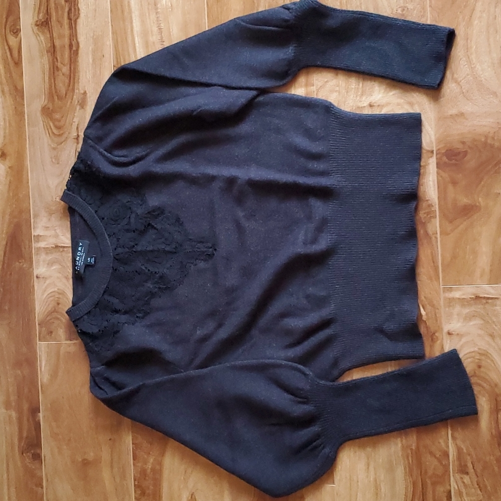 Laundry by Shelli Segal sweater